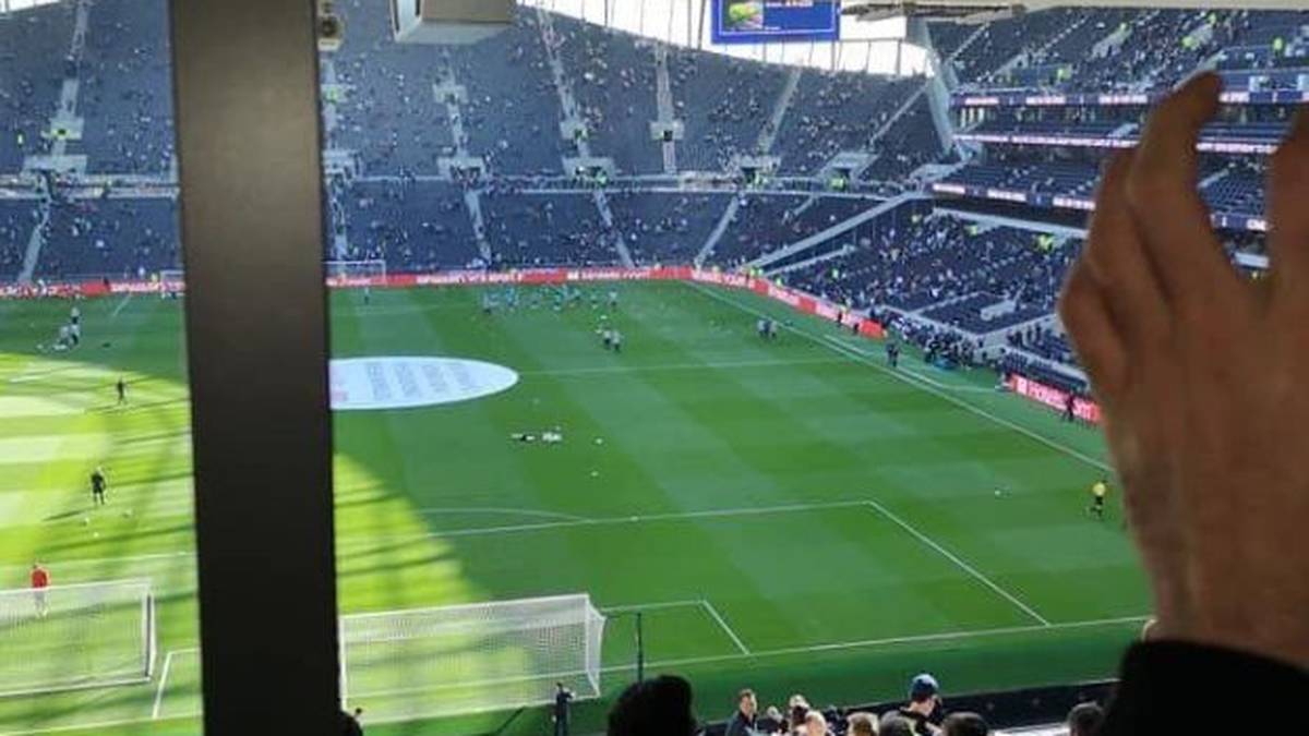 Das Bild eines Zuschauers zeigt eine deutliche Sichtbehinderung im neuen Spurs-Stadion