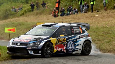 Der Norweger Andreas Mikkelsen liegt bei Rallye Deutschland in Führung