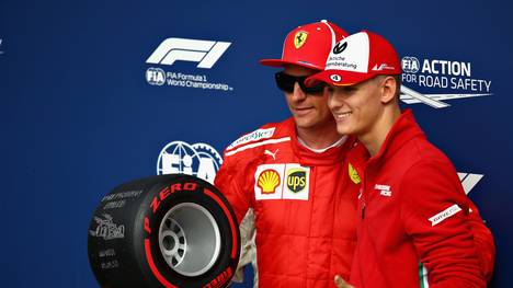 Mick Schumacher (r.) könnte seinem Vater bei Ferrari irgendwann nachfolgen