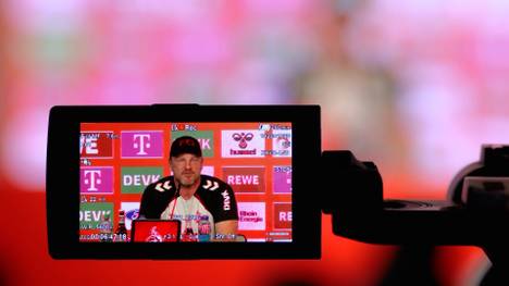 Es brodelt beim FC Köln. Nach dem starken Saisonstart steht Trainer Lukas Kwasniok in der Kritik. Doch nicht nur der sportliche Aspekt scheint beim FC aktuell nicht mehr zu passen.