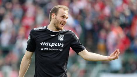 Timo Furuholm unterschreibt ein drittes Mal bei Halle RW Erfurt v Hallescher FC  - 3. Liga