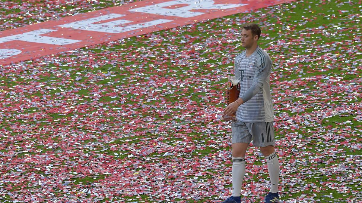 PECHVOGEL: Acht Monate liegt der letzte Einsatz von Manuel Neuer zurück. Dabei sollte der DFB-Kapitän nach seinem erneuten Mittelfußbruch im September doch eigentlich schon im Januar zurückkehren. Inzwischen ist sogar seine WM-Teilnahme fraglich. "Ich denke nicht, dass es vorstellbar ist, dass ich ohne Spielpraxis in so ein Turnier gehe", sagte Neuer zuletzt
