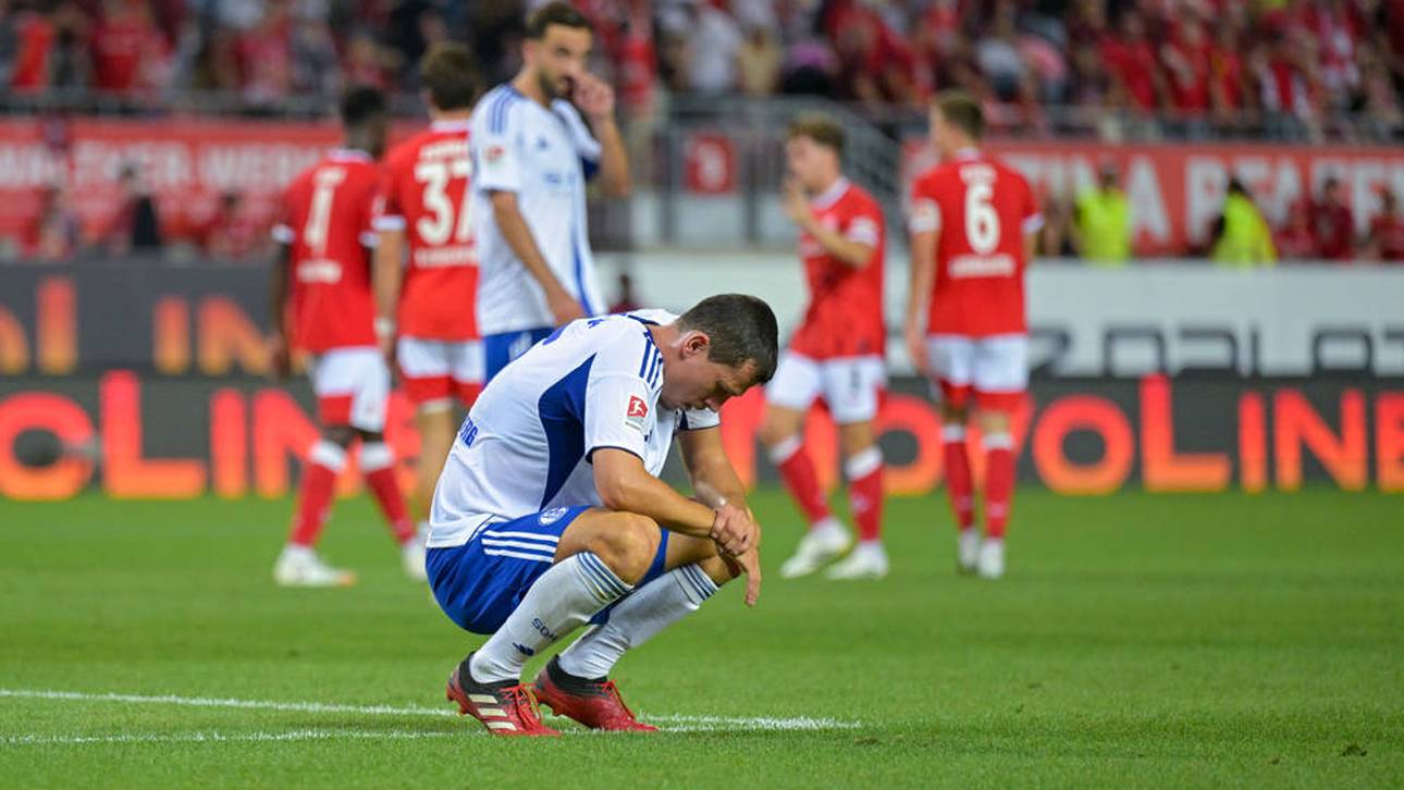 Schalkes Ron Schallenberg verursachte gegen Kaiserslautern einen Elfmeter