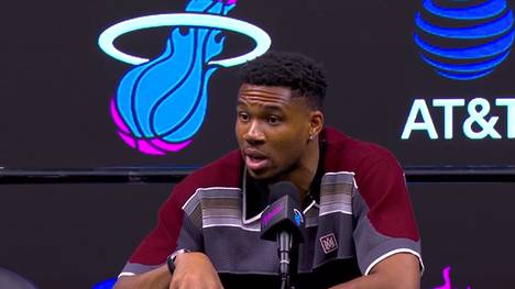 Nach seinem Trade zu den Miami Heat spricht Giannis Antetokounmpo über Lionel Messi. Der Grieche ist von Messis starken WM-Leistungen extrem beeindruckt und sieht den Superstar als Vorbild.