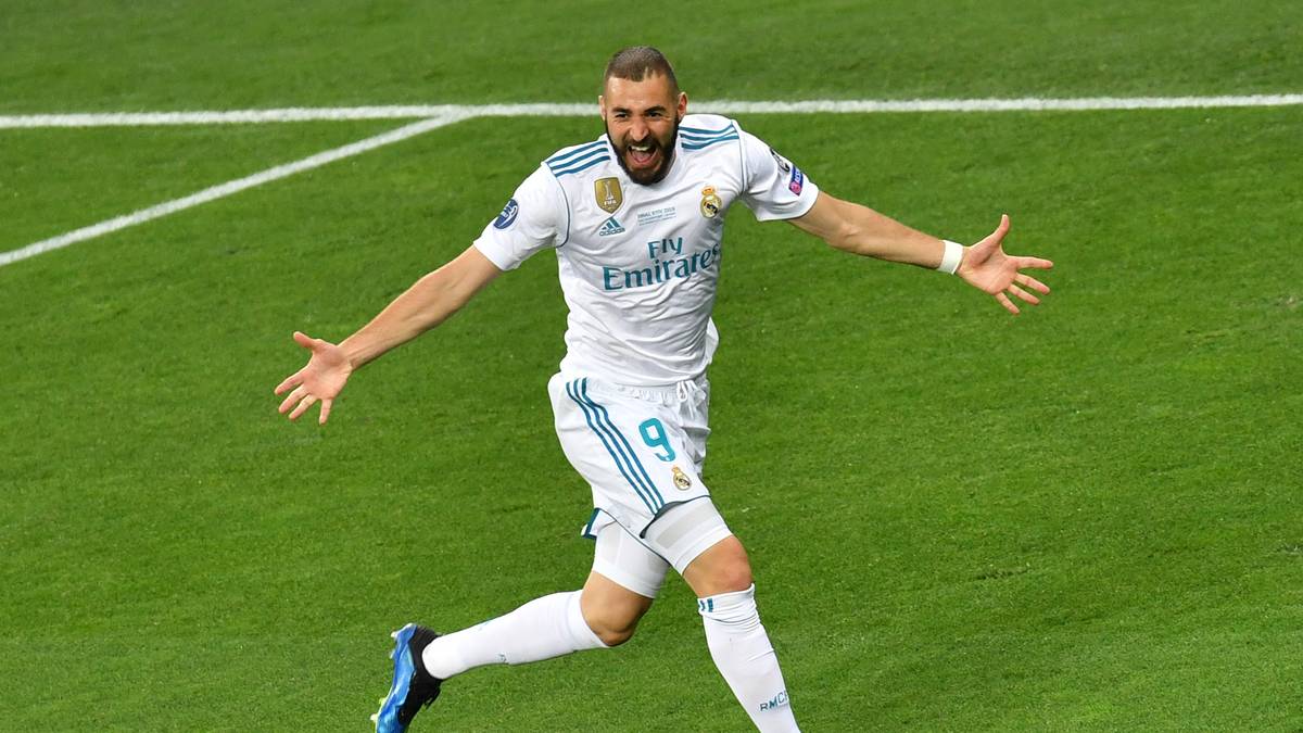 Anteil daran hat auch Karim Benzema. Der Franzose traf im Gegensatz zu Lewandowski in den wichtigen Spielen und sogar im Finale gegen Liverpool. Da sein Verkauf mittlerweile wieder ausgeschlossen ist, ist Lewandowski in der spanischen Hauptstadt kein Thema mehr