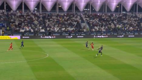 Al Fateh empfängt Al Qadasiya in der Saudi Pro League. Durch einen Platzverweis nimmt das Spiel eine andere Wendung. 
