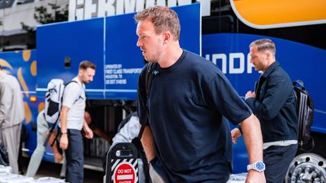Vor dem Auftaktspiel der deutschen Nationalmannschaft gegen Curacao sorgten Jürgen Klopp und Thomas Müller mit ihren Aussagen über Julian Nagelsmann für Gesprächsstoff. SPORT1-Reporter Manfred Sedlbauer berichtet live aus Houston, wie der Bundestrainer die Aussagen der WM-Experten aufgefasst hat.