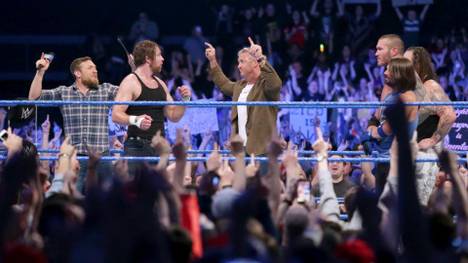 Shane McMahon (M.) verstärkt das Team SmackDown bei den WWE Survivor Series