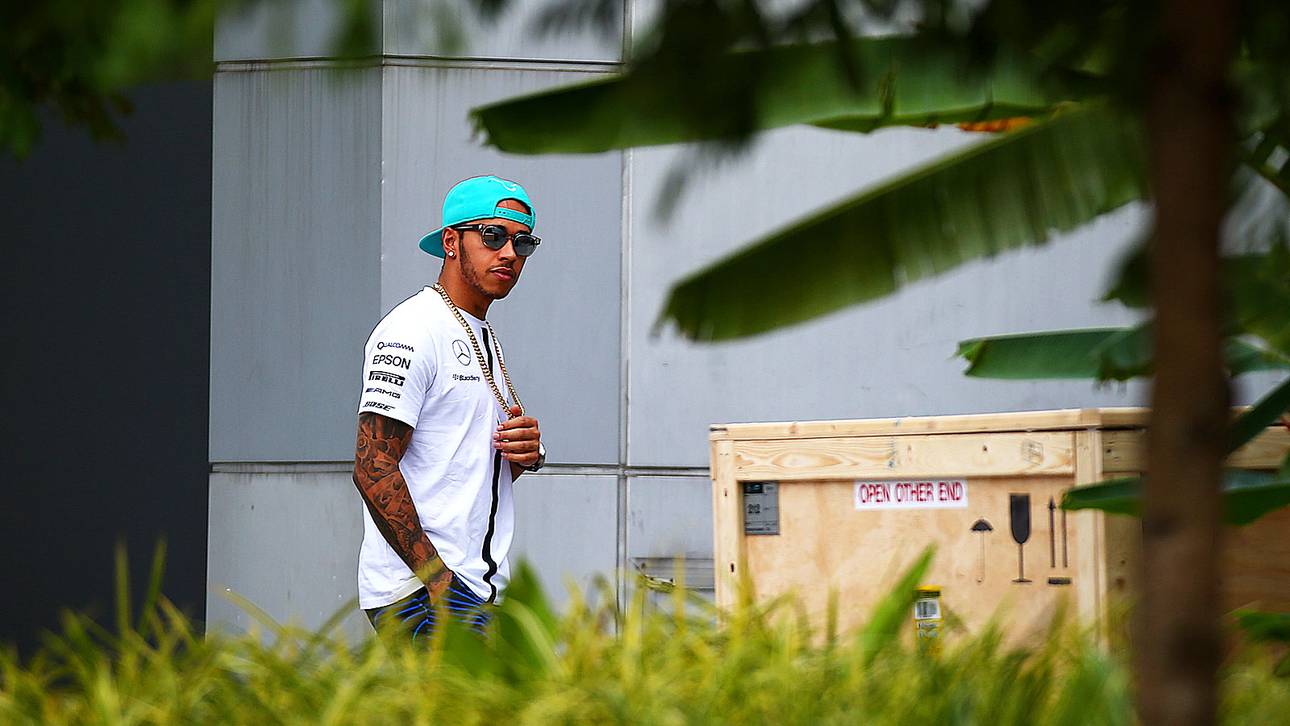 Hamilton dominiert Training