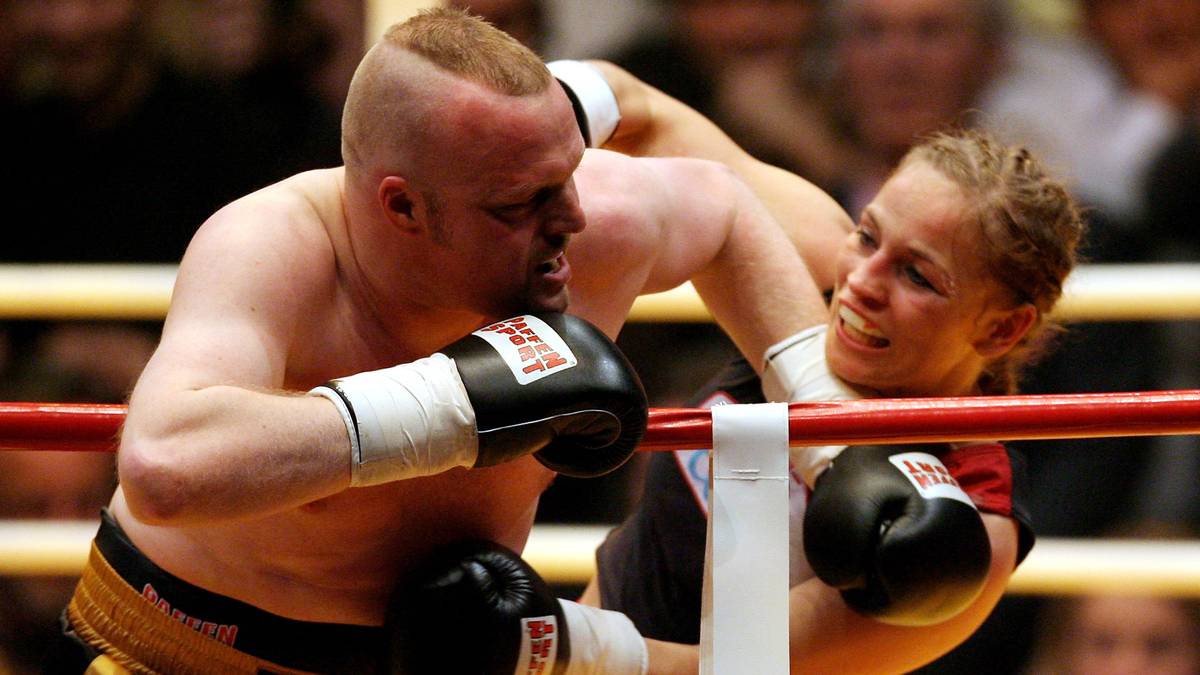 REGINA HALMICH: Die Box-Weltmeisterin verdrosch zweimal Showmaster Stefan Raab im Ring. Und auch sie haute sich danach bei "Let's Dance" rein. Half anderen als Moderatorin von "The Biggest Loser" beim Abnehmen, inzwischen als Box-Expertin bei SPORT1 zu sehen