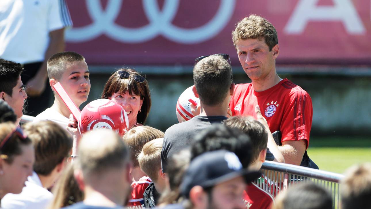 Einlasskontrollen bei FCB-Training