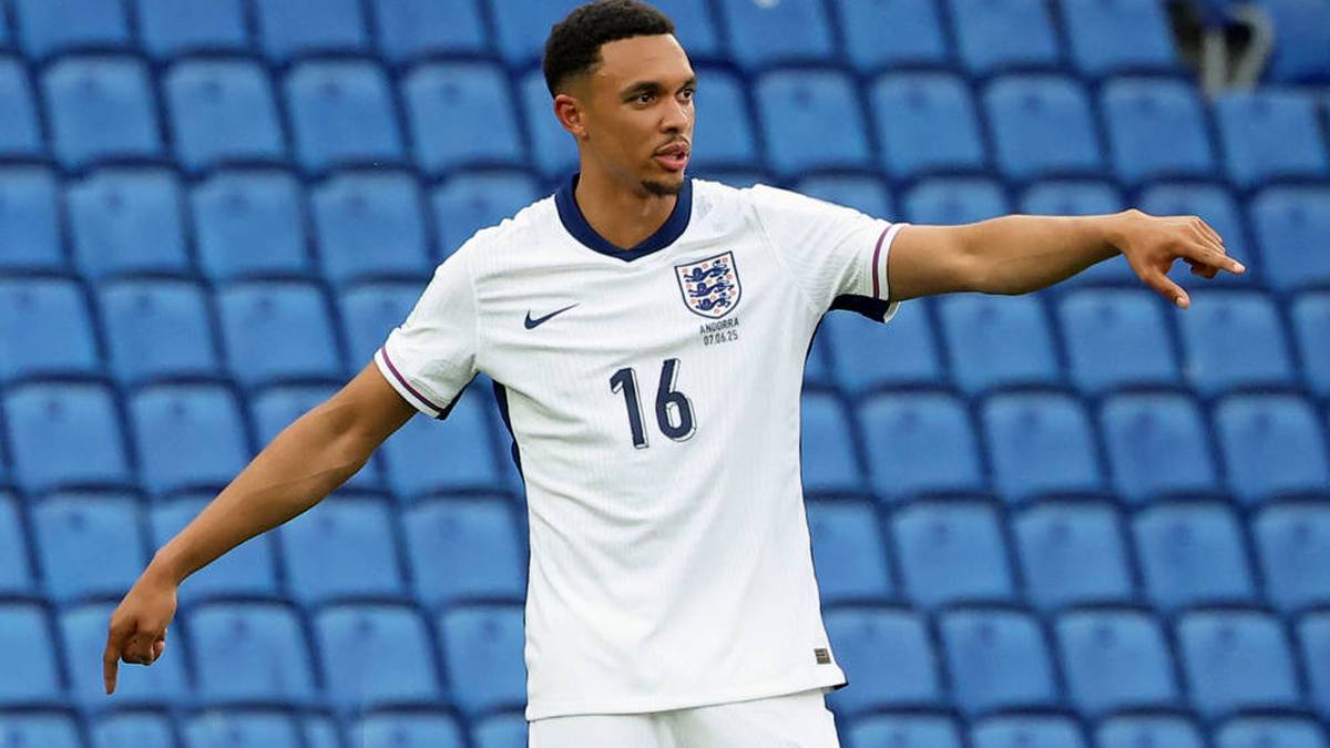 Auch Trent Alexander Arnold wird die WM nur vor dem Fernseher verfolgen können. Der Real-Madrid-Star wurde bereits bei den vergangenen Testspielen nicht von Nationaltrainer Thomas Tuchel nominiert, hatte sich aber dennoch Hoffnungen auf das Turnier gemacht. 