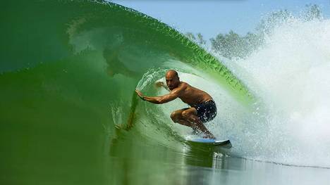 Surf Contests im Wavepool von Kelly Slater!