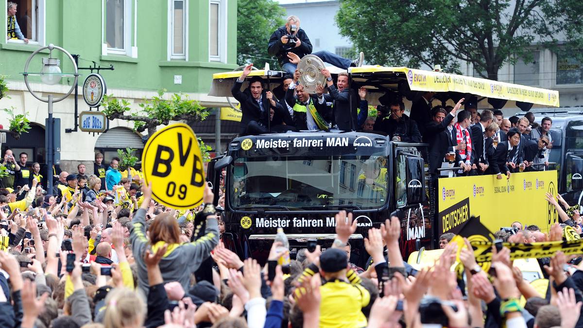 Bundesliga Winners Parade - Borussia Dortmund Nach der Saison 2010/11 feierte Borussia Dortmund die siebte deutsche Meisterschaft der Vereinsgeschichte