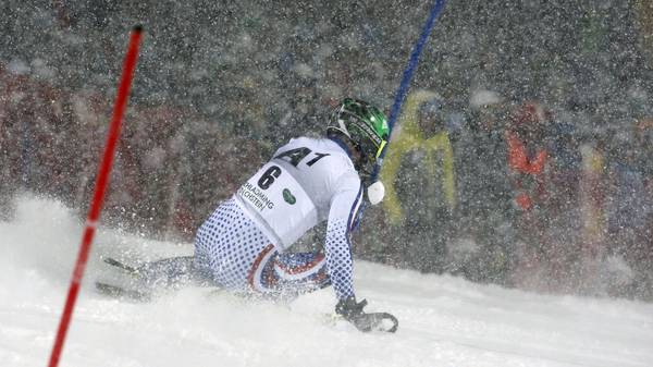 Der Russe Alexander Choroschilow fährt im Slalom von Schladming