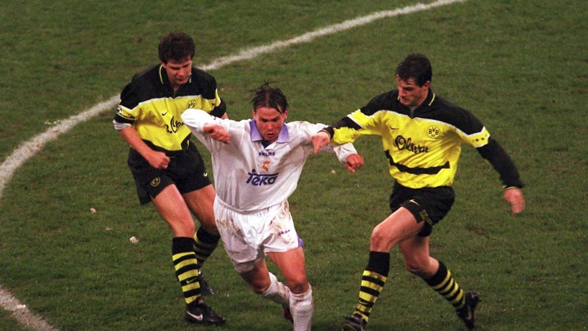 Im Rückspiel kommen die Dortmunder mit Andreas Möller und dem heutigen Sportdirektor Michael Zorc nicht über ein 0:0 hinaus - der BVB verpasst damit das Finale