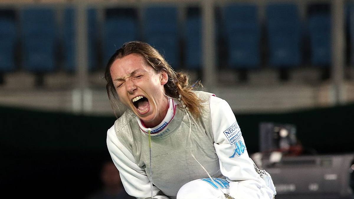 VALENTINA VEZZALI (45/Italien) - FECHTEN - Die erfolgreichste Fechterin der Geschichte gewann 2005 nur vier Monate nach der Geburt ihres Sohnes Pietro WM-Gold in Leipzig, später folgten noch sieben weitere WM-Titel und zwei ihrer insgesamt sechs olympischen Goldmedaillen