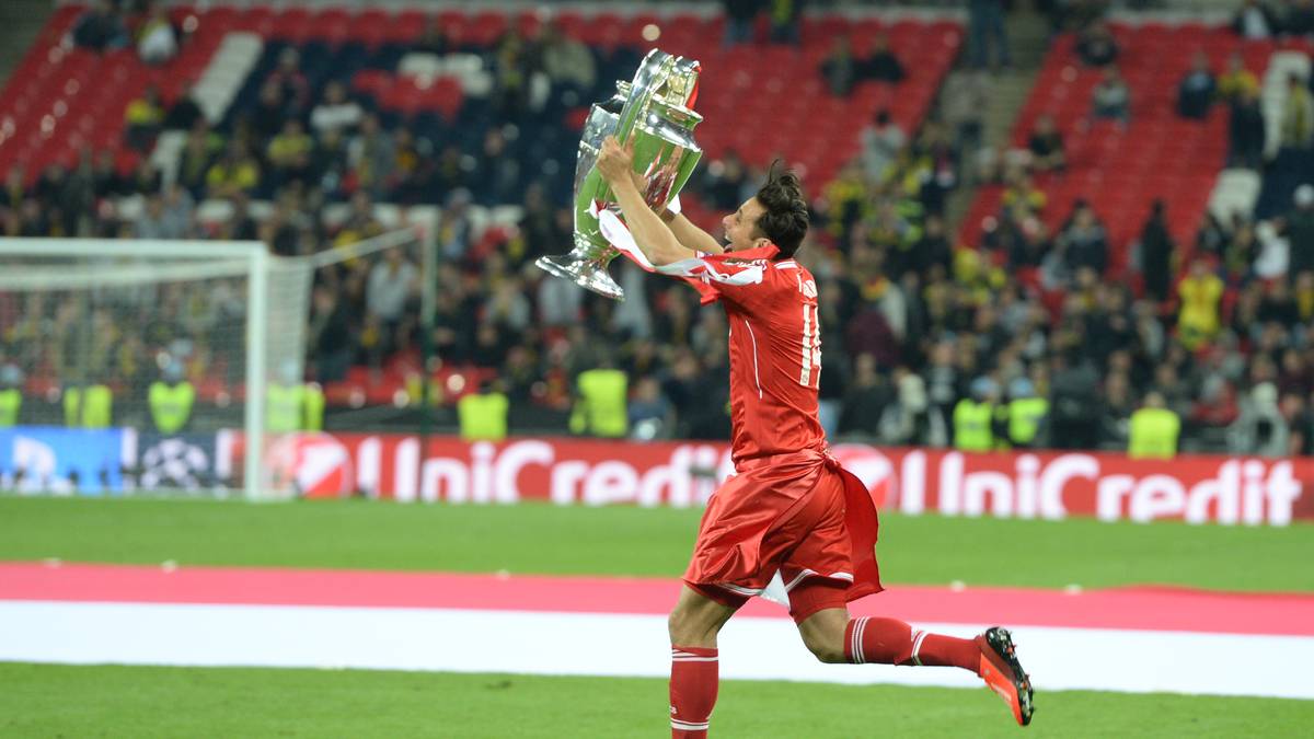 2013 - CLAUDIO PIZARRO (Angriff): Heynckes konnte sich auf den Peruaner immer verlassen, auch wenn er nicht immer zum Zug kam. Pizarro dankte es seinem Coach mit 13 Toren sowie neun Vorlagen und stellte sich ganz in den Dienst der Mannschaft