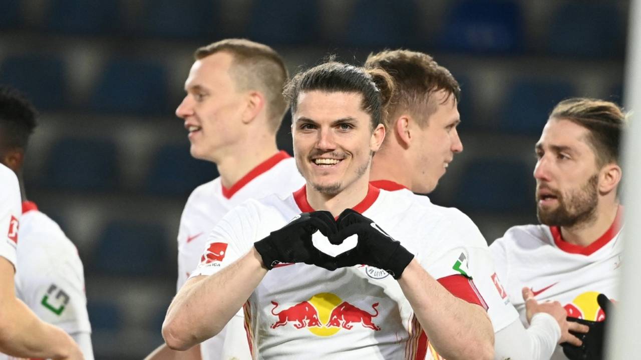 Neuer BVB-Torhüter Gregor Kobel trainiert mit Pierre-Emerick Aubameyang