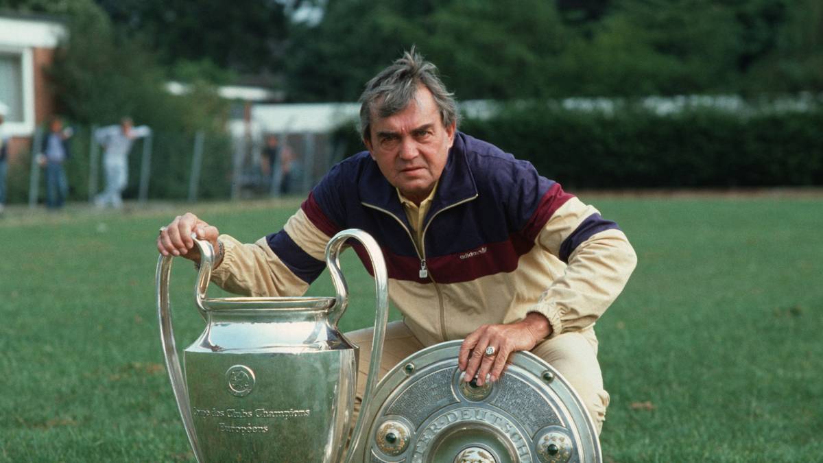 Einer der erfolgreichsten Trainer aller Zeiten war der Österreicher Ernst Happel, der den Hamburger SV 1983 zum Triumph im Pokal der Landesmeister führte