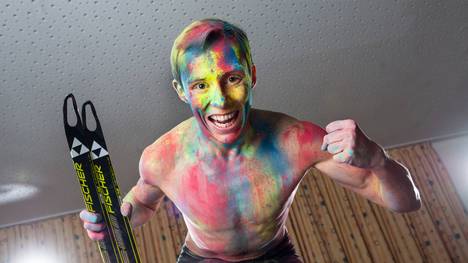 Eric Frenzel beim Fotoshooting mit Farben