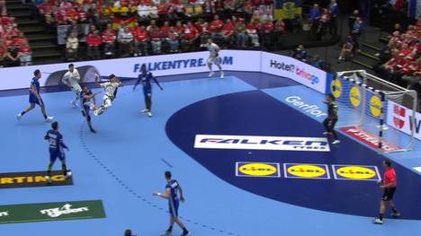 Die beste Turnierleistung der deutschen Mannschaft sorgt für den Sieg gegen Frankreich. Dadurch zieht das DHB-Team ins EM-Halbfinale ein.
