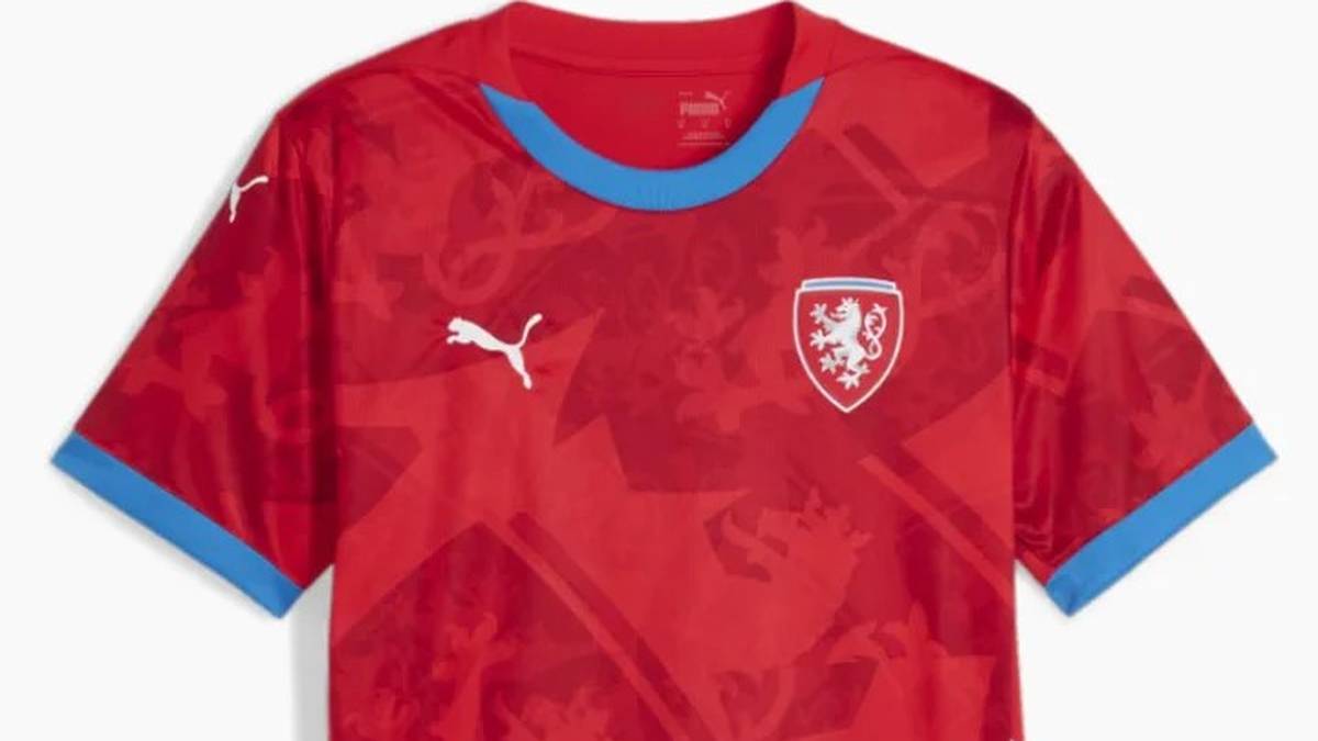 Tschechien (Heim) - Ausrüster: Puma - Die Tschechen agieren traditionell in roten Trikots. 