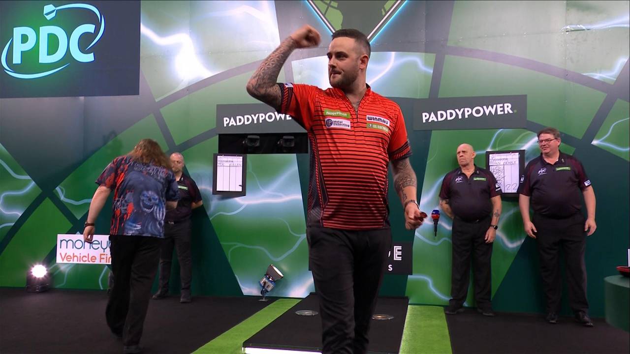 Darts-WM 2024: Joe Cullen schlägt Ryan Searle in der dritten Runde mit 4:2