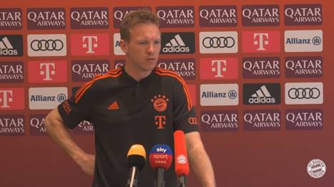 Bayern-Trainer Julian Nagelsmann diskutiert in einer Presserunde über die Torwartfrage beim FC Bayern München.
