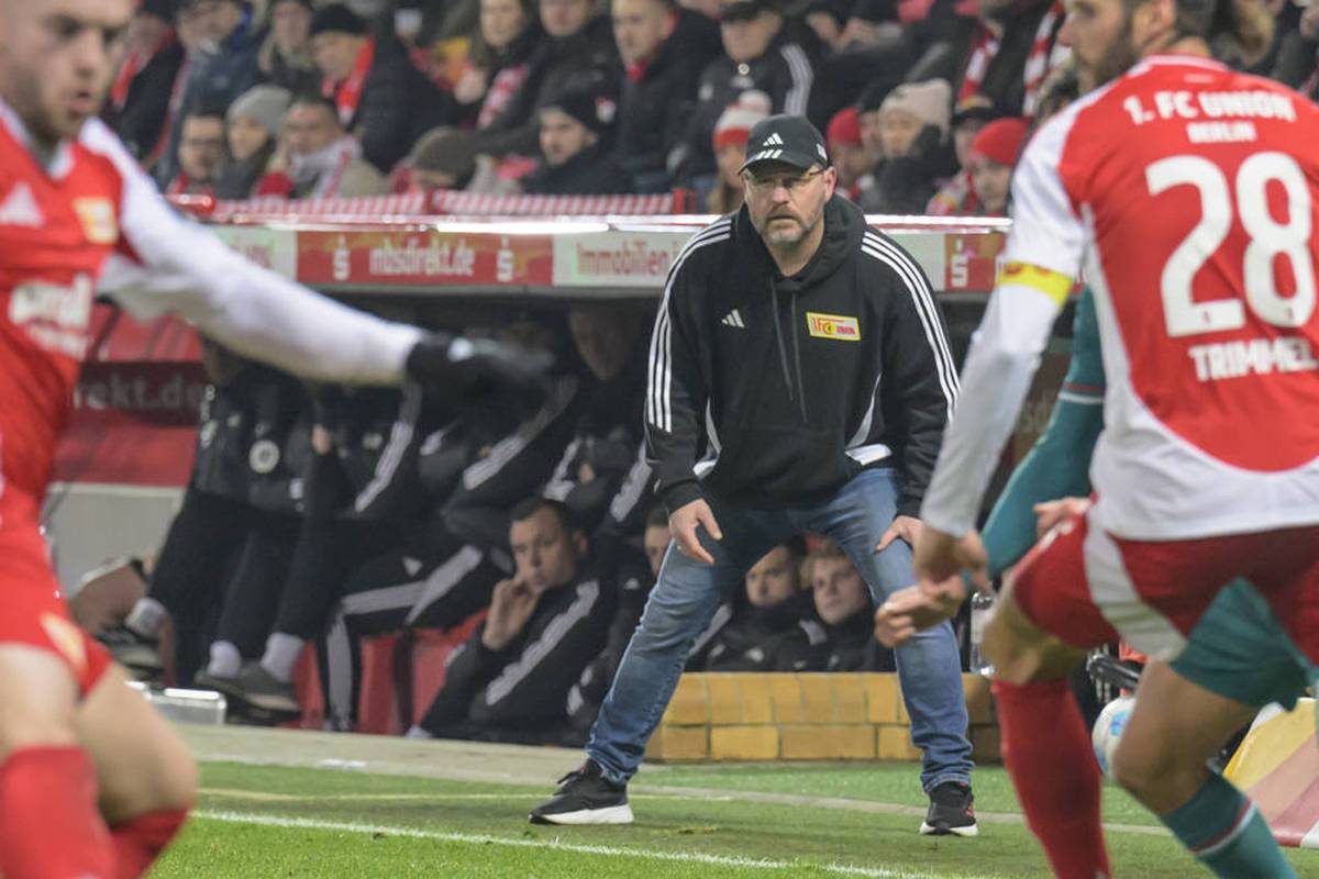 Union Berlin setzt seine besorgniserregende Sieglos-Serie auch gegen den FC Augsburg fort. Die Gäste entführen drei Punkte aus der Hauptstadt - und auch Steffen Baumgart verzweifelt vorerst an den Eisernen.