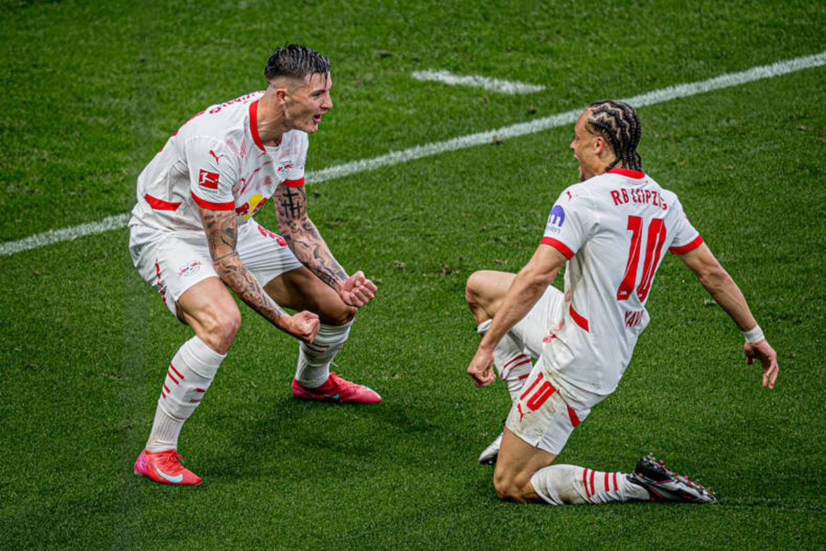 Die Tage von Benjamin Sesko bei RB Leipzig könnten gezählt sein. Nach übereinstimmenden Medienberichten, steht der Stürmer kurz vor einem Wechsel zu Manchester United in die Premier League.