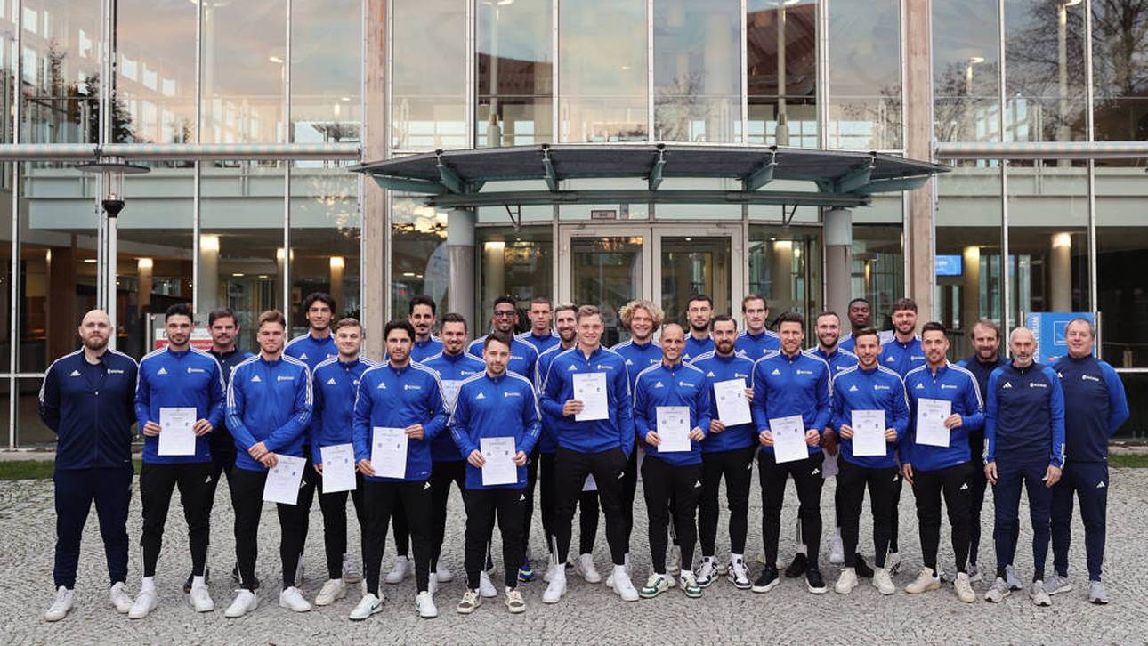 Insgesamt 23 Absolventen bestehen die Trainer-Prüfung