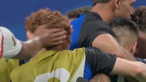 Wollte Jude Bellingham nach Abpfiff den Argentiniern gratulieren oder provozieren? So oder so sorgte die Aktion des Engländers nach Abpfiff für hitzige Szenen.