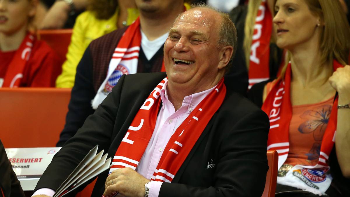  "Das war ein rein freundschaftliches Treffen. Aber natürlich haben wir uns auch fachlich ausgetauscht", berichtet der FCB-Präsident abends beim Spiel der Bayern-Basketballer