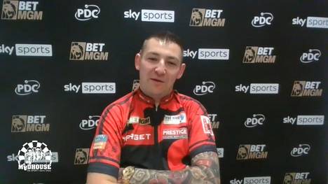 Nathan Aspinall spricht in der elften "Madhouse - Die SPORT1 Darts Show" Folge über sein Spiel, Michael van Gerwen und seinen nächsten Schritt, den er gehen möchte.