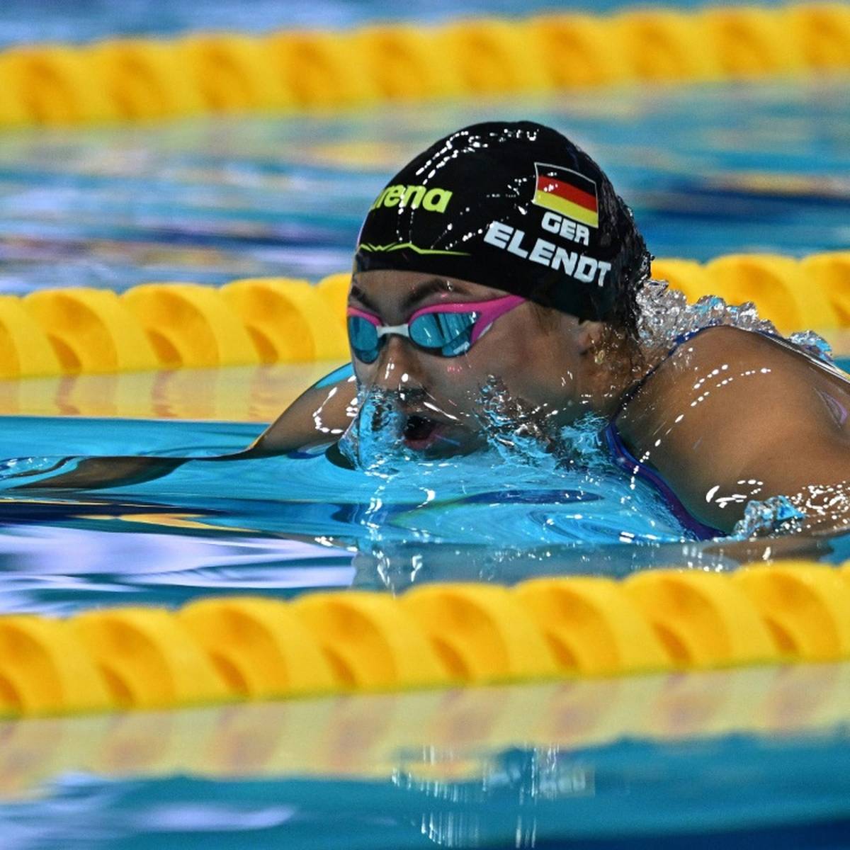 Brustschwimmerin Anna Elendt ist bei der WM in Budapest ins 50-m-Finale gesprintet.