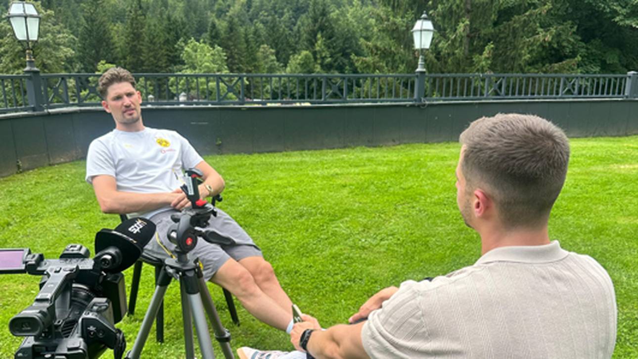 Gregor Kobel im Interview mit SPORT1-Reporter Manfred Sedlbauer