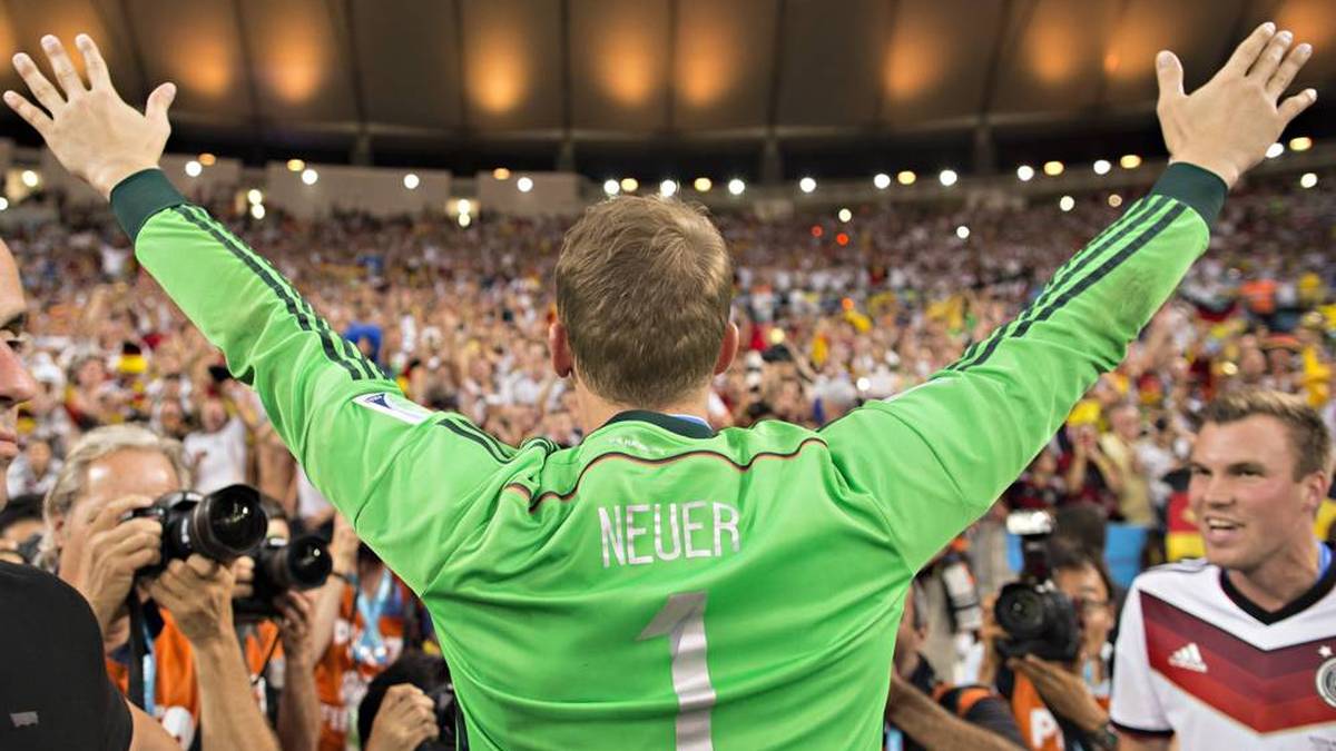 Bei der WM 2014 war Manuel Neuer beim Titel von Rio ein schier unendlicher Rückhalt und etablierte sich als einer der besten Torhüter der Welt. Zehn Jahre später beendete der inzwischen 38-Jährige seine DFB-Karriere als einer der besten Keeper aller Zeiten, aber vor allem als unumstrittene Legende. SPORT1 zeigt, was die Weltmeister von 2014 heute machen.