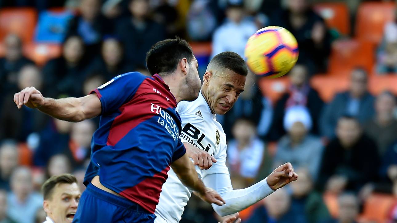 Insua erleidet Kreuzbandriss