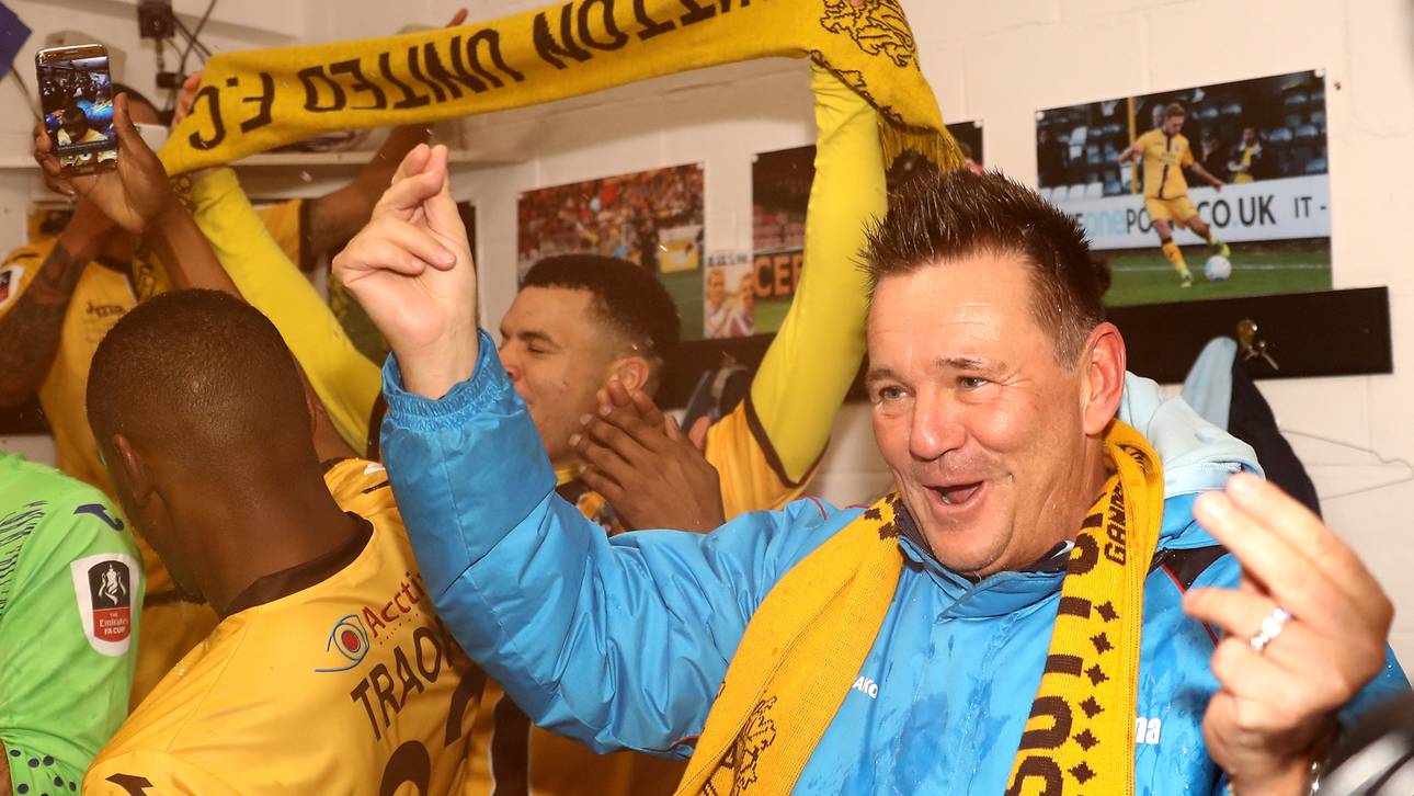 Sutton United v Leeds United - The Emirates FA Cup Fourth Round