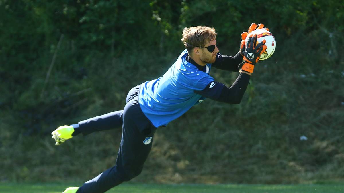 Fertigmachen zum Entern Europas? Nein, Hoffenheims Torhüter Oliver Baumann geht nicht unter die Piraten. Die Kraichgauer gehen im Torwarttraining nur neue Wege