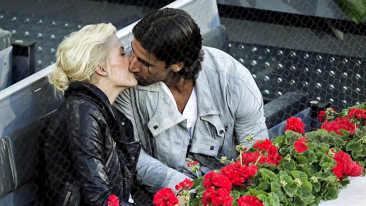 Da hat's gefunkt: 2011 beginnt die Beziehung zwischen dem Model und dem Fußballstar von Real Madrid