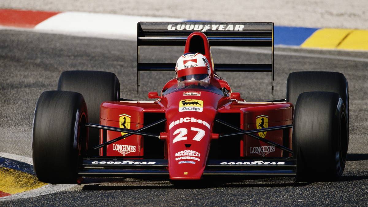 Ebenfalls 22 Plätze gut macht der legendäre NIGEL MANSELL: Der Ferrari-Pilot steuert sein Auto beim Großen Preis von Frankreich 1989 von Platz 24 auf zwei, am Saisonende steht Platz vier in der Gesamtwertung. Weltmeister wird der Engländer dann 1992