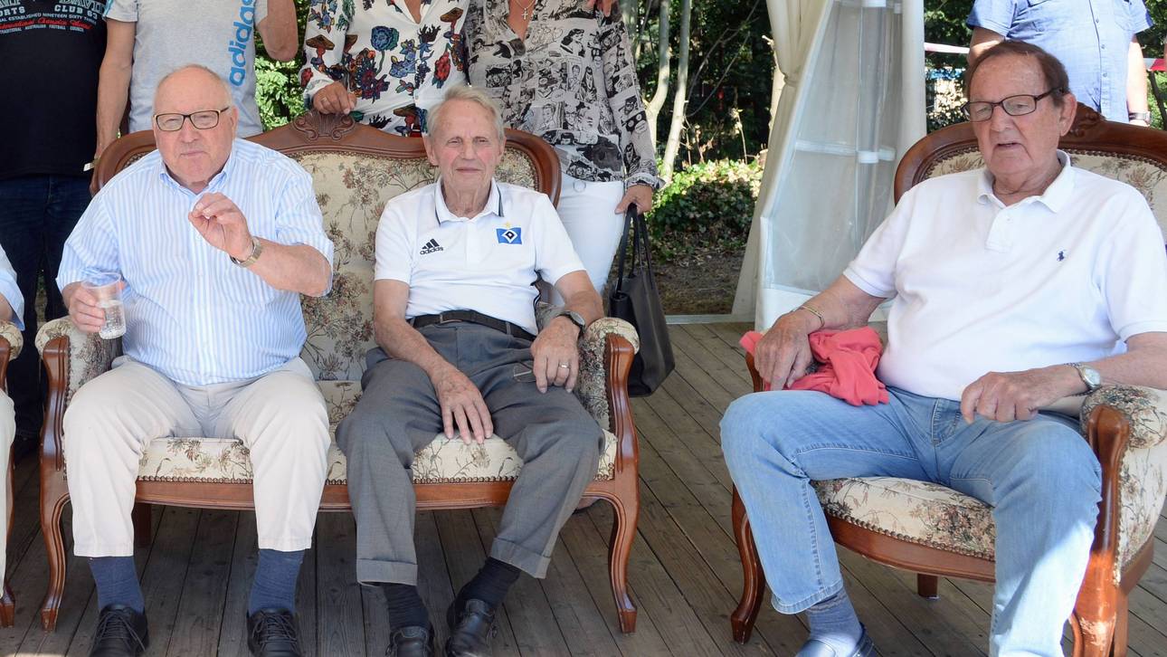 Uwe Seeler, Jochen Meinke und Horst Schnoor (v.l.) bei einem Wiedersehen 2019