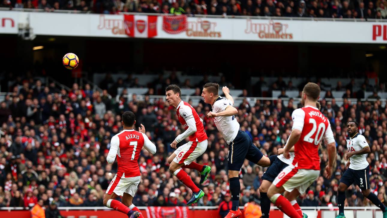 Video: Özil leitet Slapstick-Tor ein