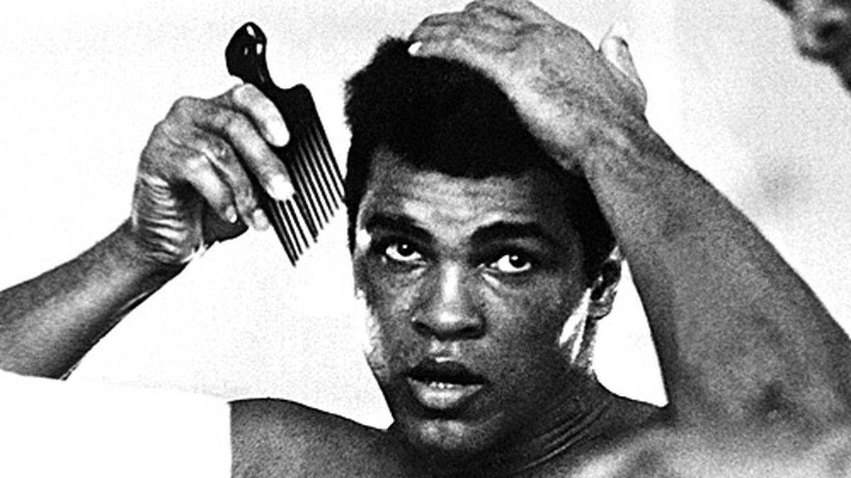 "Rope a dope" nennt sich dieser Seiltanz - so effektiv wie das berühmte "Float like a butterfly, sting like a bee" des jungen Ali. Foreman gerät außer sich vor Zorn, in blinder Wut prügelt er auf Ali ein und muss sich von diesem dafür auch noch verhöhnen lassen. "Hast du nicht mehr drauf, George, ist das alles?", zischt Ali, die Schläge seien allenfalls "Sissy Punches"