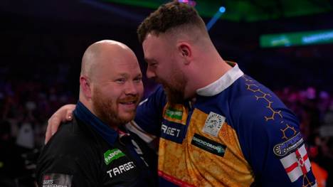 Justin Hood bezwingt Josh Rock mit einer beeindruckenden Performance im Achtelfinale der Darts WM. Dabei checkte er alle seine ersten elf Versuche auf Doppel jeweils mit nur einem Wurf.
