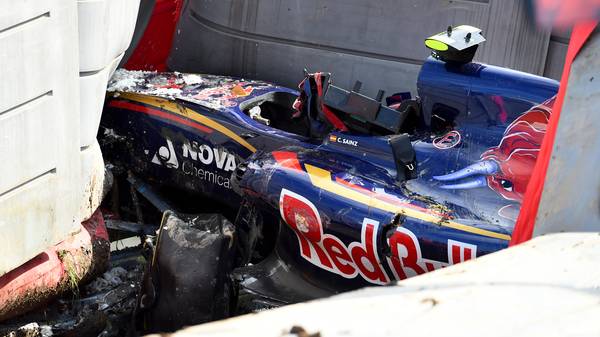 Crash von Carlos Sainz in Sotschi