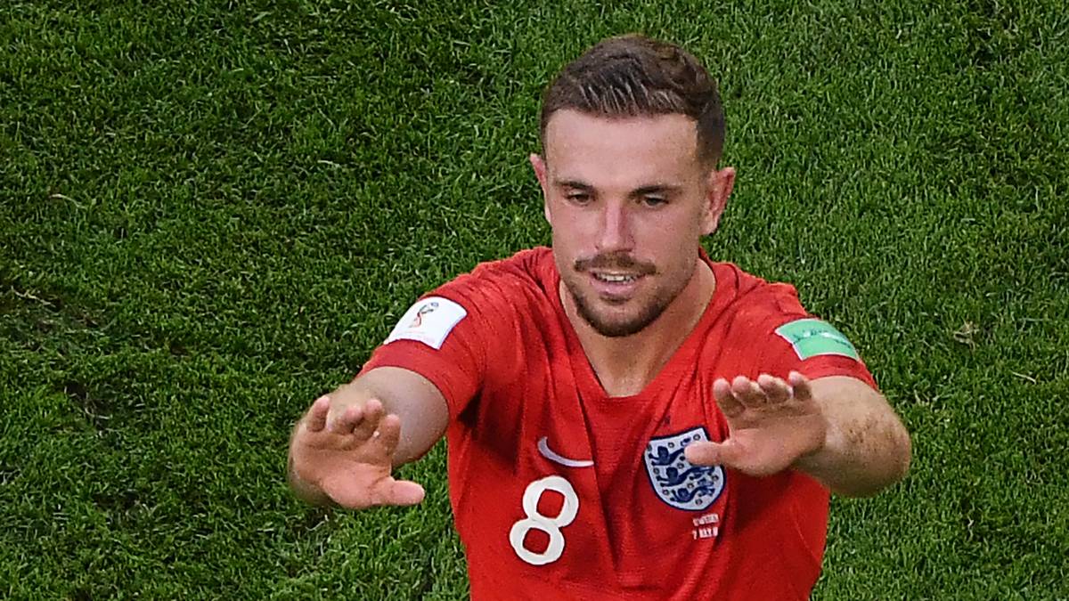MITTELFELD - JORDAN HENDERSON vs. LUKA MODRIC: Der Mann vom FC Liverpool ist das Bindeglied zwischen Offensive und Defensive. Räumt vor der Dreierkette ab und leitet Englands Angriffe mit ein - der legitime Nachfolger von Steve Gerrard