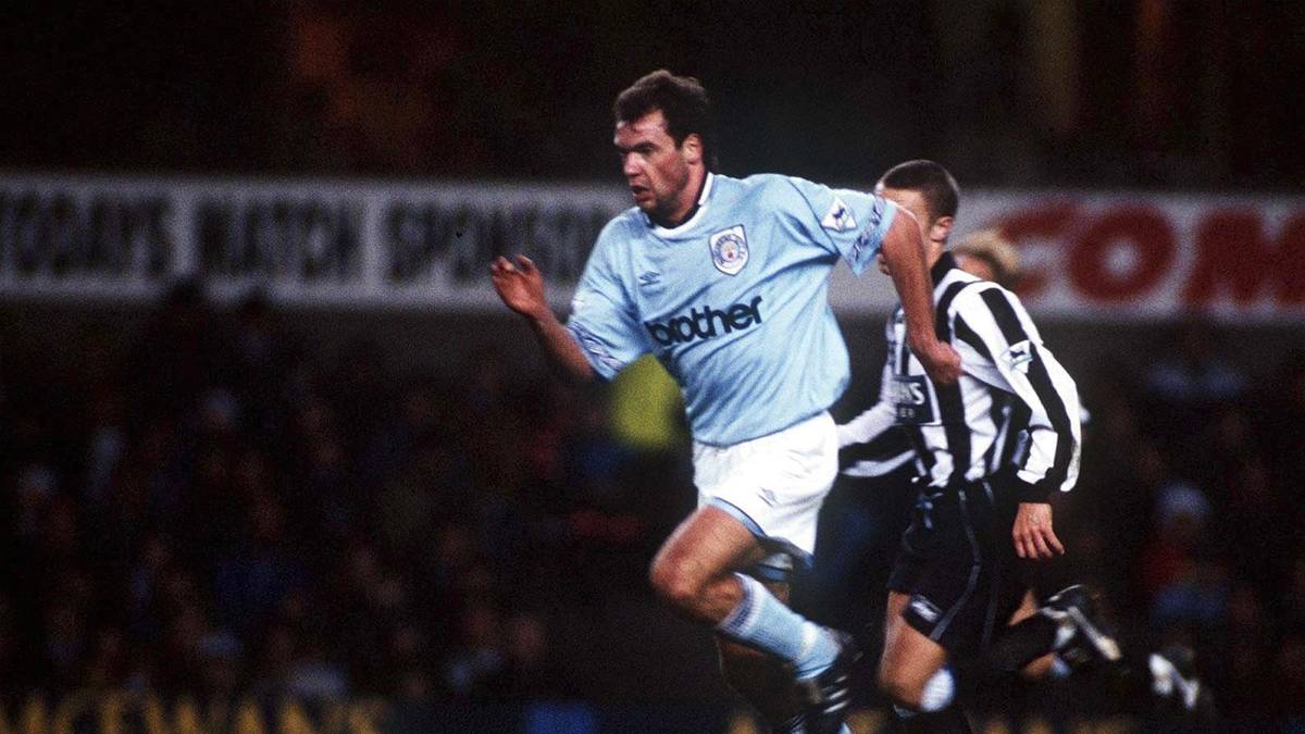 UWE RÖSLER (Platz 9): Seine Glanzzeit hat Rösler zwischen 1994 und 1998, als er im Trikot von Manchester City zum Liebling der Fans wird. Anschließend wechselt er noch nach Southampton und kommt insgesamt auf 102 Einsätze in der Premier League